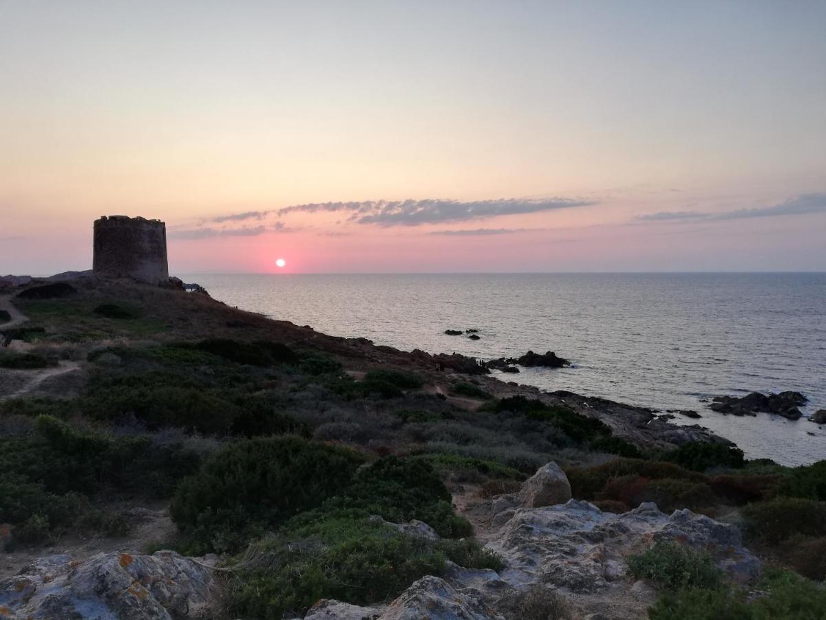 Tanca Della Torre Trilocale Vista Mare Lägenhet Isola Rossa Exteriör bild